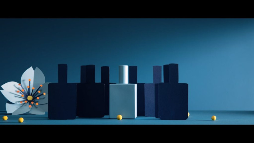 MUSICAL FRAGRANCE IN BLUE